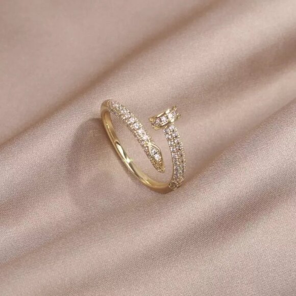 Anthropologie Jewelry - 14K Gold filled diamond solitare circle ring